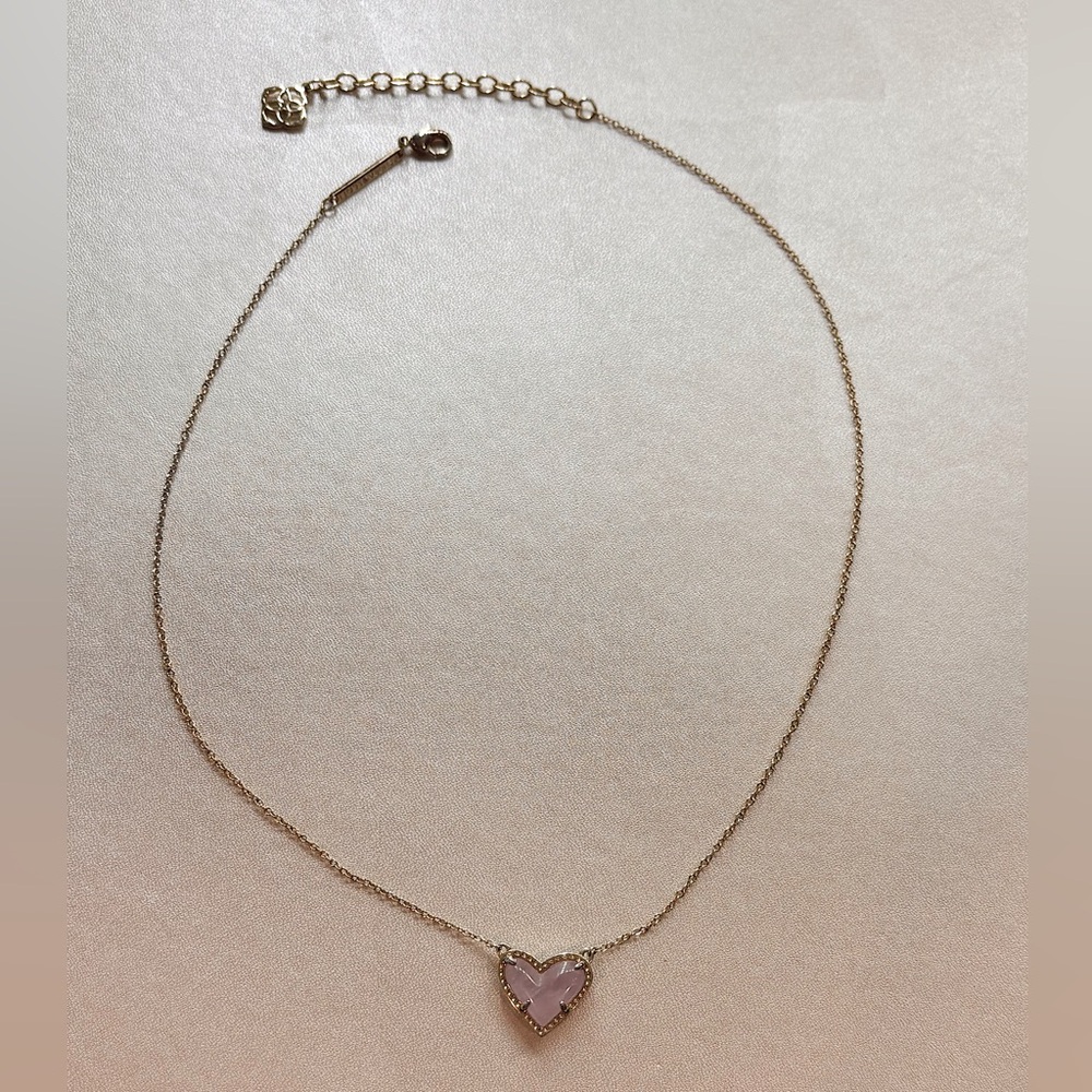 Kendra Scott necklace